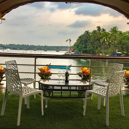 Luxury 3Bhk Floating Villa In North Goa